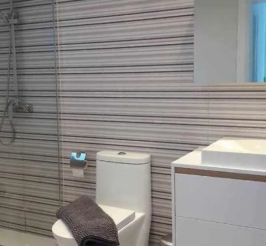 ** Gracioseros ** Sol Y Piscina アパート